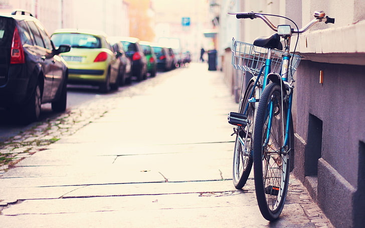 blue city bike, cityscape, building, bicycle, urban, car, street, HD wallpaper