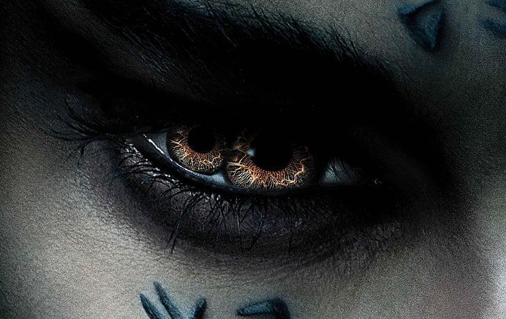 right eye with two pupils, Sofia Boutella, Ahmanet, The Mummy