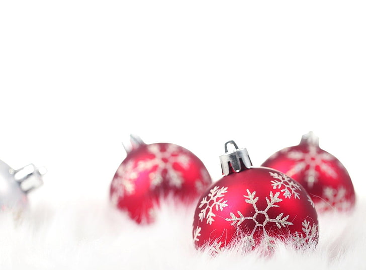 three red bauble balls, christmas toys, bowls, ornaments, jewelry, HD wallpaper