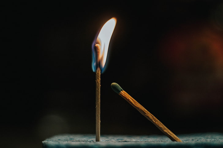 two matchsticks, matches, fire, flames, fire - Natural Phenomenon, HD wallpaper