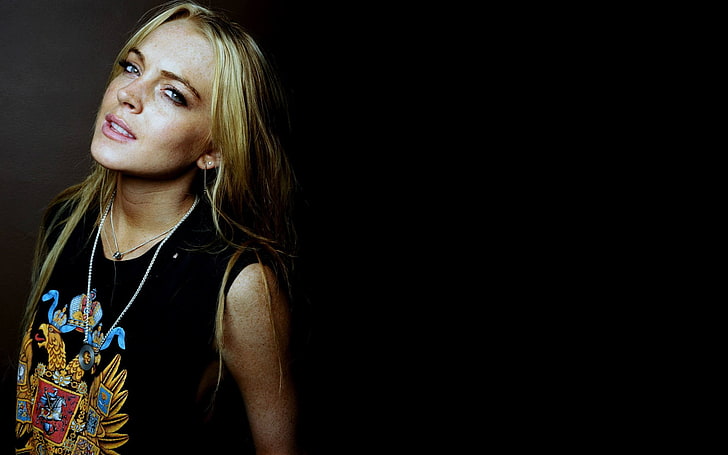 women, Lindsay Lohan, celebrity, necklace, blonde, freckles, HD wallpaper