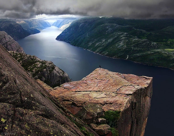 brown and black wooden table, Preikestolen, Norway, fjord, clouds, HD wallpaper