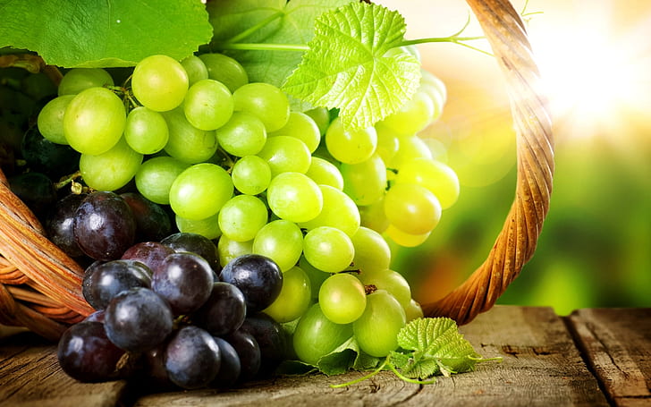 Delicious green grapes and red grapes, green and black grapes, HD wallpaper