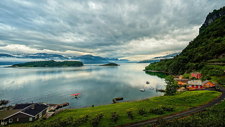 sea shore, road, mountains, clouds, river, coast, Norway, houses, HD wallpaper