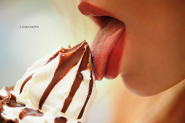 Svetlana Nikonova, women, tongues, licking, ice cream, mouth
