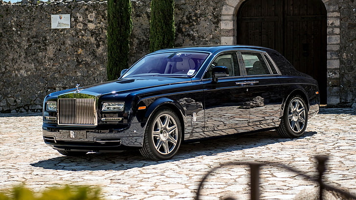 black Rolls Royce Wraith coupe, rolls-royce phantom, series 2