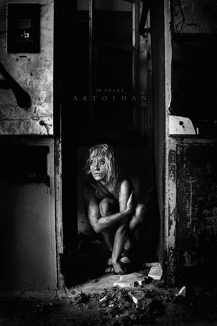 Dani Fehr, women, monochrome, 500px, dark, entrance, door, architecture, HD wallpaper