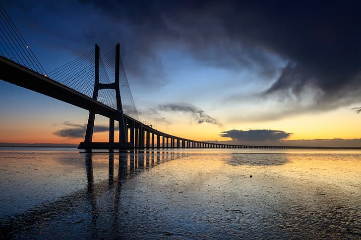 Portugal, Lisbon, Vasco da Gama bridge, Tejo
