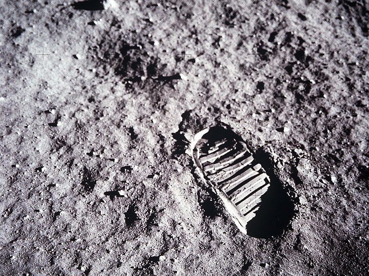 the moon, trail, Apollo 11