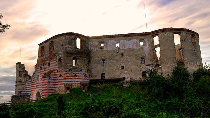 Castles, Janowiec Castle