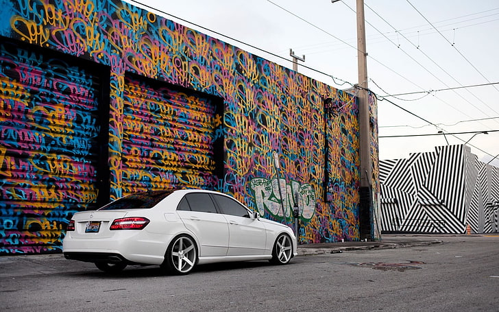 white sedan, car, Mercedes-Benz, Mercedes-Benz E-Class, graffiti, HD wallpaper
