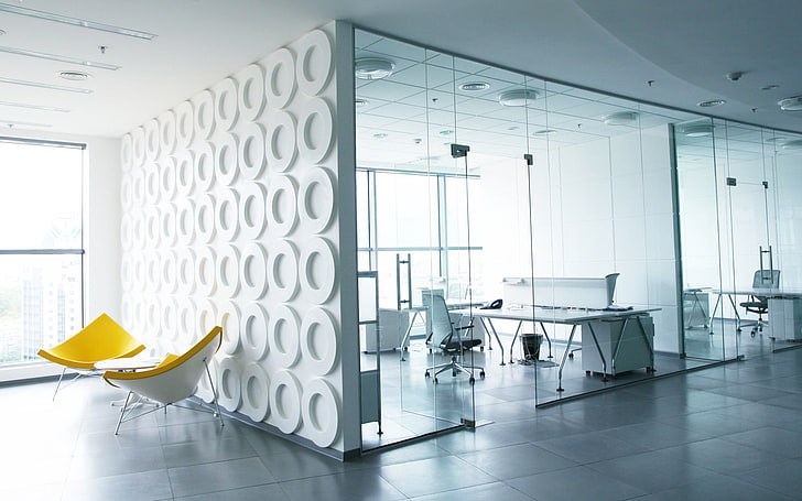Với phông nền văn phòng trắng, bạn sẽ dễ dàng kết hợp với nhiều màu sắc và trang trí tùy thích, đem lại không gian làm việc tươi mới và hiện đại. Hãy cùng tận hưởng không gian làm việc đẹp và thoải mái với phông nền trắng.