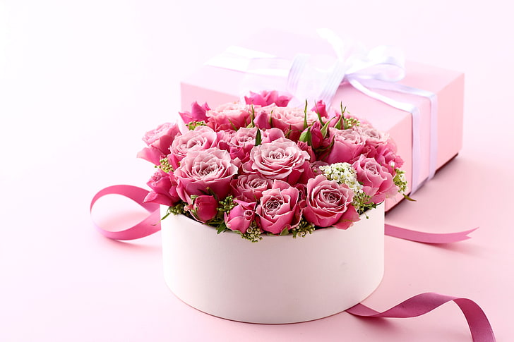 pink petal flower bouquet, box, gift, roses, love, heart, flowers, HD wallpaper
