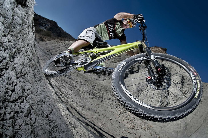 green full-suspension bicycle, mountain bikes, mountains, rocks, HD wallpaper