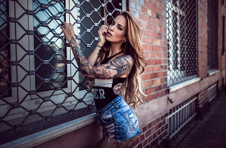 HD wallpaper: tattoo, model, inked girls, jean shorts, architecture, one  person | Wallpaper Flare