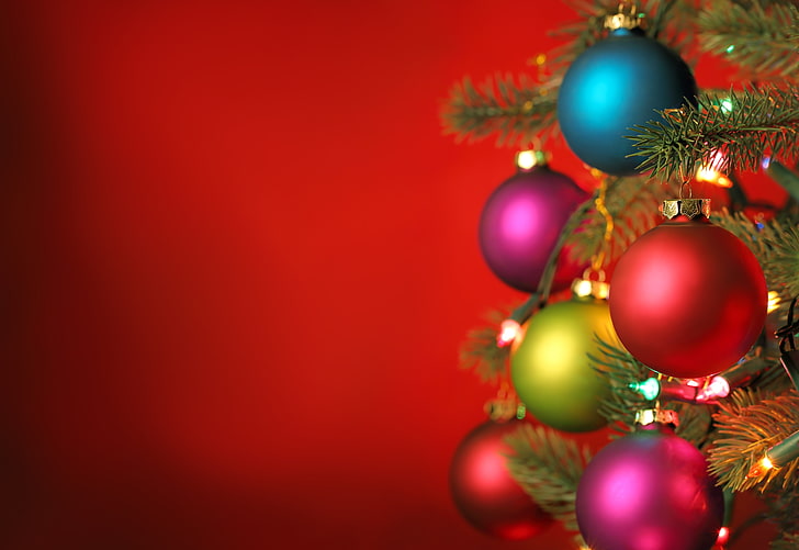 blue, pink, and red baubles, decoration, tree, New year, Merry Christmas, HD wallpaper
