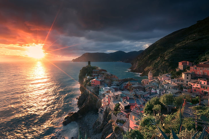 concrete houses, Italy, sea, sunlight, Vernazza, water, sky, sunset