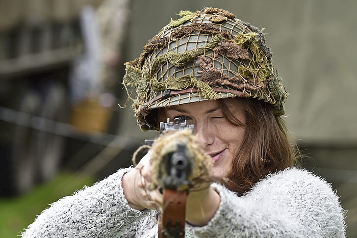girl, helmet, rifle, aiming, self-loading, M1 Garand