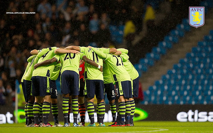 Huddled Up-Aston Villa 2013 HD Wallpaper, men's blue and green shorts