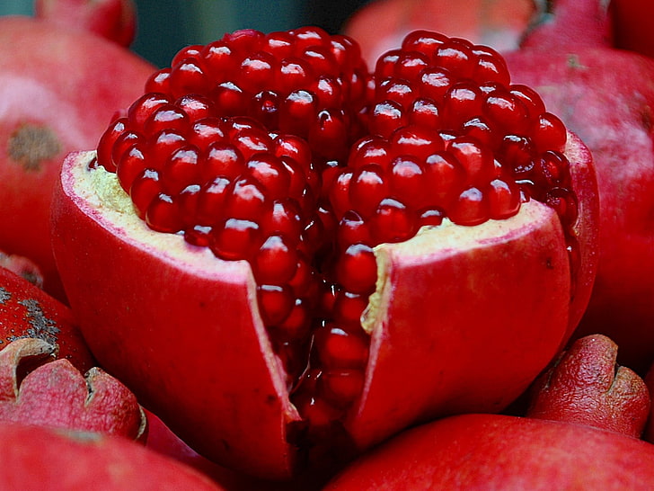 pomegranate fruit, slice, red, food, ripe, freshness, seed, organic, HD wallpaper