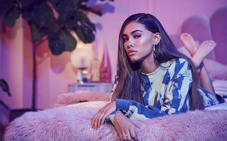 look, girl, room, bed, makeup, beauty, plaid, Madison Beer