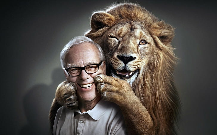 Funny man and lion, smile, face, Paws, HD wallpaper