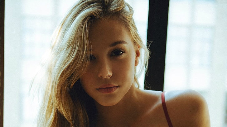 women's red top, Alexis Ren, blonde, face, model, looking at viewer