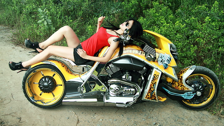HD wallpaper: yellow cruiser motorcycle, GIRL, SKULL, BRUNETTE, FORM,  AIRBRUSHING | Wallpaper Flare