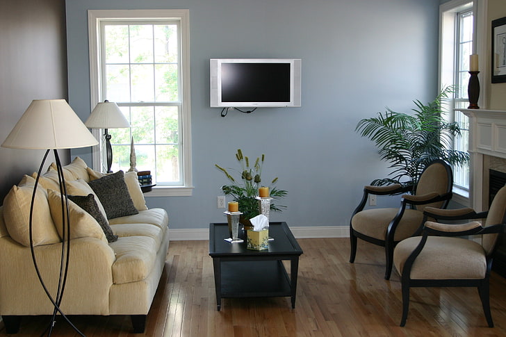 white 3-piece living room furniture set, sofa, table, floor lamp, HD wallpaper
