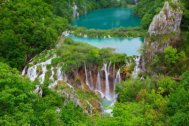 Croatia-Plitvice-lakes-national-park-Nature mountain forest landscape waterfall-ultra HD-4k-Wallpaper-2560×1600