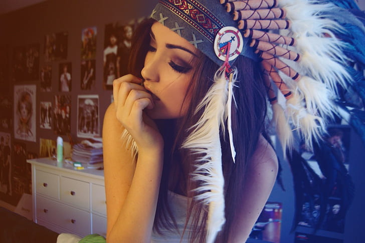 headdress, brunette, feathers, Melanie Iglesias, model, closed eyes