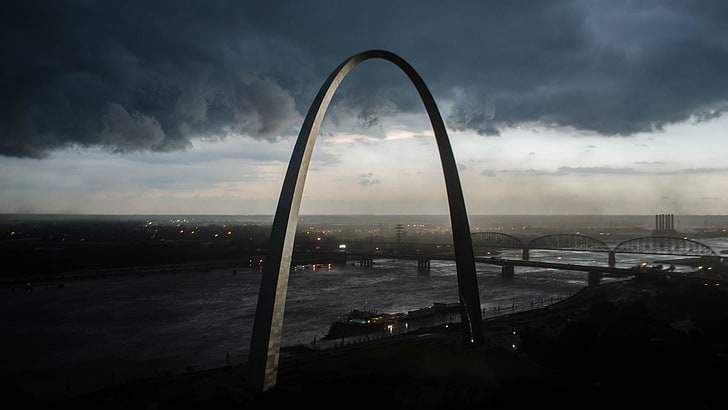 Gateway Arch, St. Louis Missouri, storm, clouds, USA, cityscape