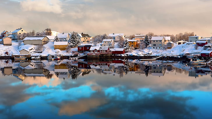 Norway, Lofoten, winter, house, snow, boats, water reflection
