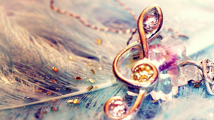 HD wallpaper: violin key, treble clef, jewelry, feather, glitter, shine,  glittering | Wallpaper Flare