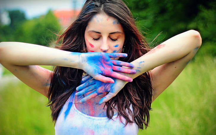 Girl colorful paint on hands, HD wallpaper