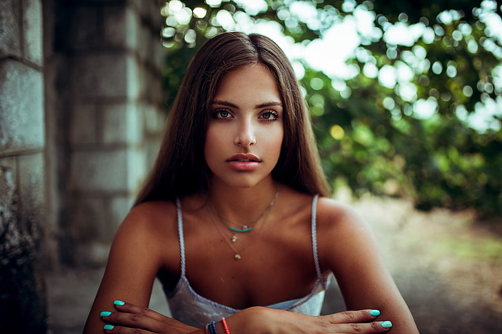 women, portrait, depth of field, tanned, face, painted nails