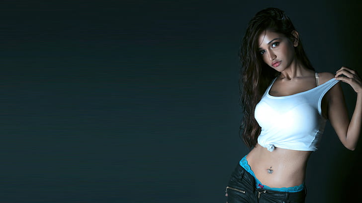 HD wallpaper: Anaika Soti, Indian actress, Hindi, Tamil, Telugu, 4K |  Wallpaper Flare