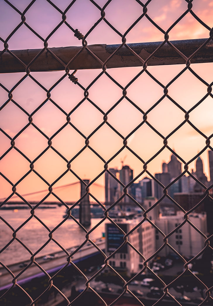 gray chain-link fence, mesh, city, blur, chainlink fence, boundary, HD wallpaper