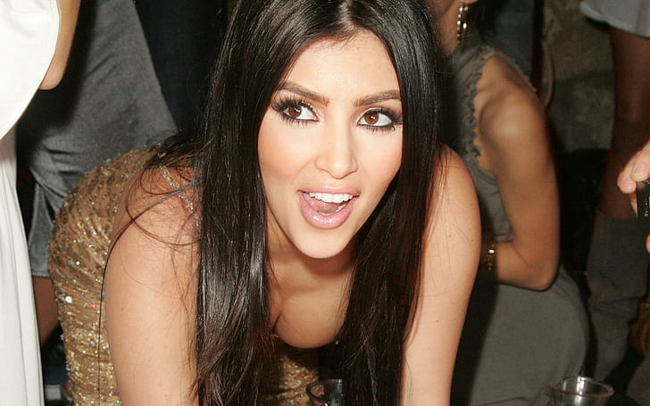Kim Kardashian is an American famous celebrity, kim kardashian, HD wallpaper