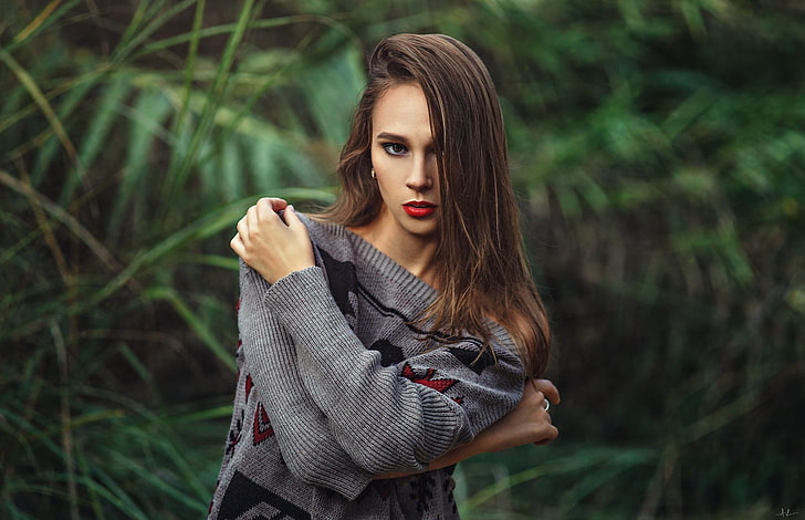 women's gray long-sleeved shirt, emotion, lights, forest, lips