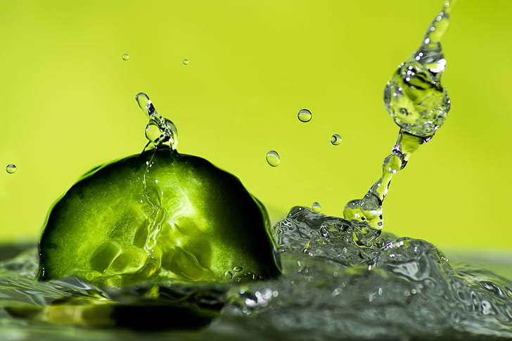 close  up photography of water drop splash, cucumber, cucumber, HD wallpaper