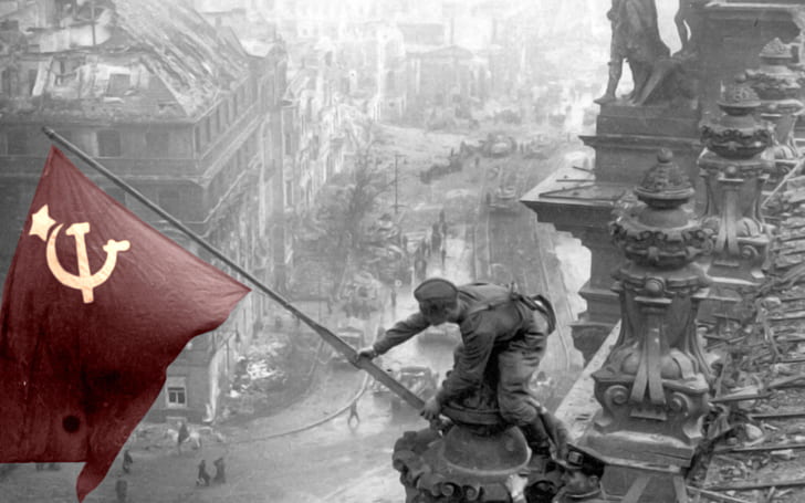 flag, USSR, photography, ruin, Berlin, World War II, selective coloring