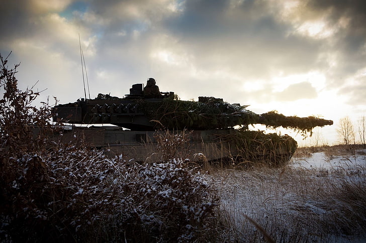 black steel battle tank, military, Leopard 2, war, vehicle, snow, HD wallpaper
