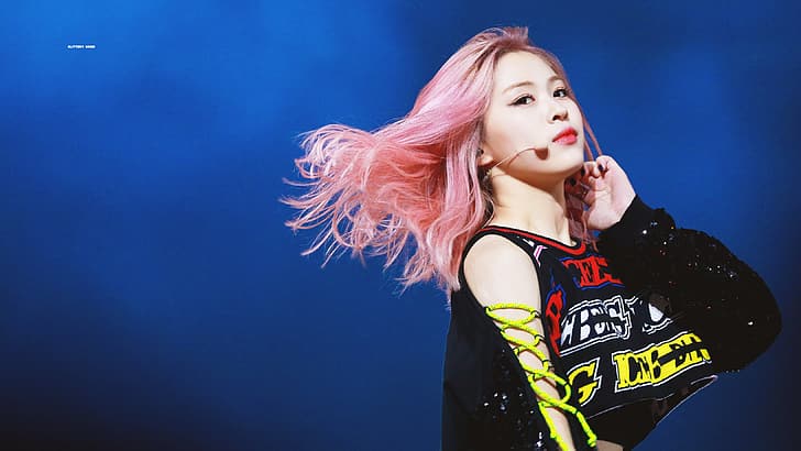 Asian, Korean, K-pop, itzy, Ryujin, pink hair