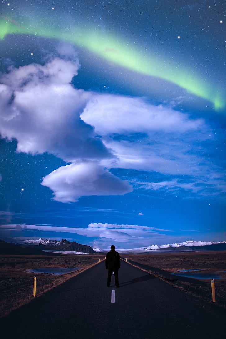 man standing on middle of the road facing at the back, Un, universo, HD wallpaper