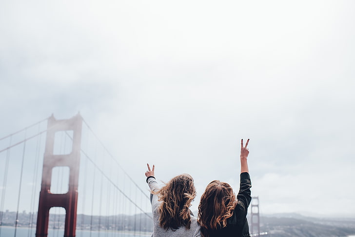 women, Golden Gate Bridge, peace sign, San Francisco, mist, HD wallpaper