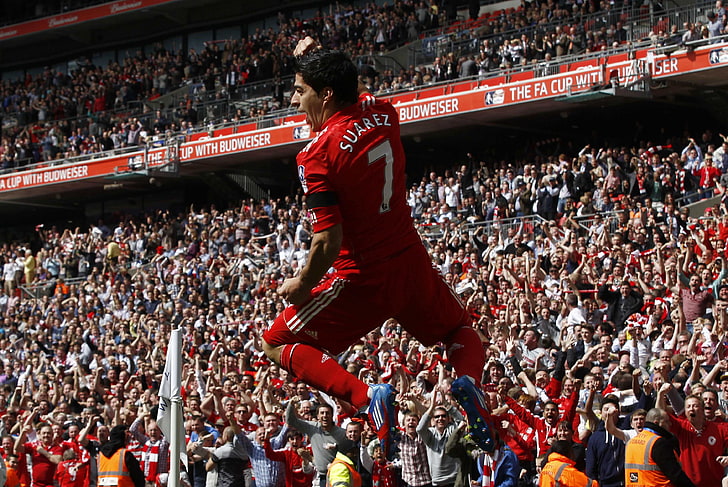 men's red Suarez 7 jersey shirt, football, victory, goal, england