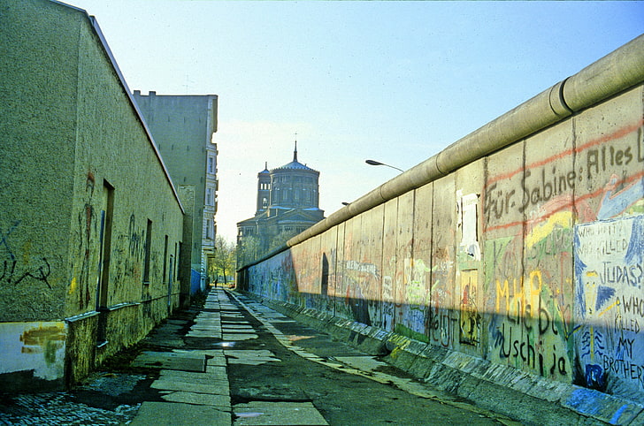 two beige walls, Berlin, Cold War, berlin wall, DDR, East Germany, HD wallpaper