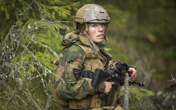 soldier holding rifle during daytime, Norwegian Army, women, HK 416, HD wallpaper