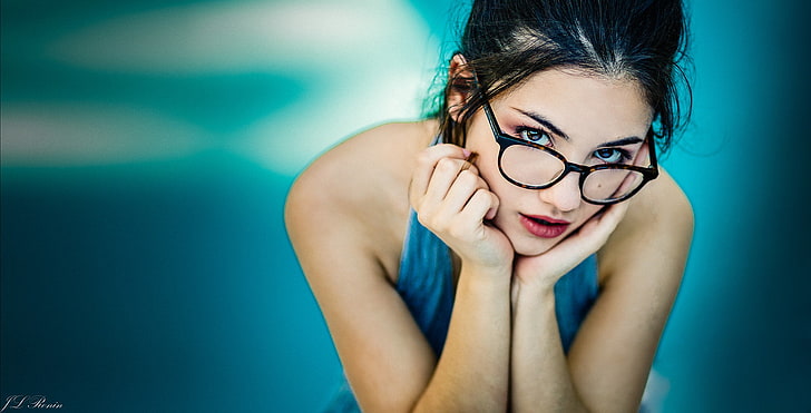 woman wearing clear eyeglasses with black frame, Delaia Gonzalez, HD wallpaper